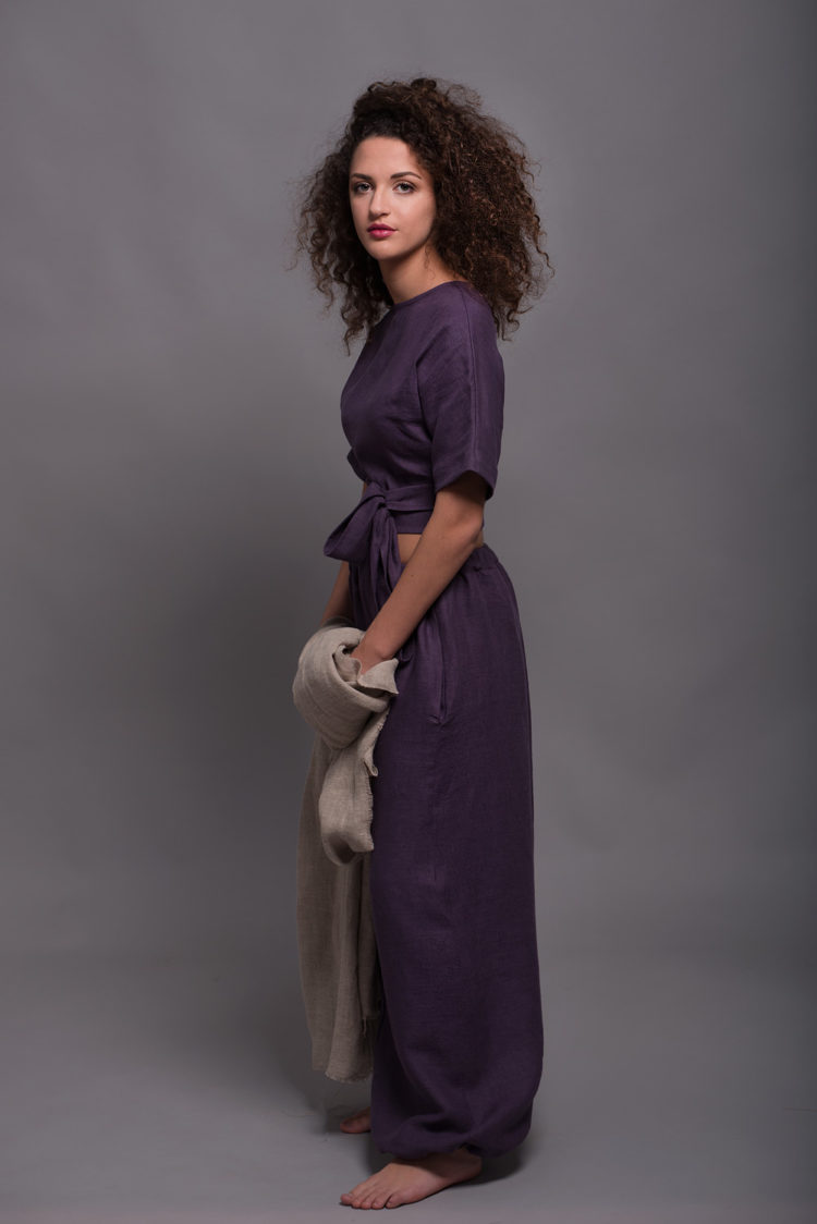 Side view of the slim-fit linen crop choli top, highlighting its cropped silhouette