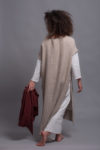Back view of the Women's Natural Flax Tunic SANGA, highlighting the relaxed fit and round neckline.