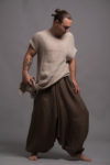 Men’s linen tunic with a relaxed fit and breathable open-weave texture