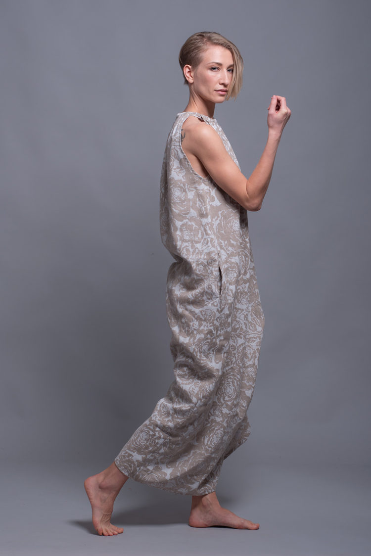 Side view of the Printed Linen Dress TAYA, highlighting the flowy drape and relaxed fit.