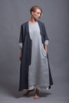 "Three-quarter length sleeves on the Shift Linen Dress NIKA, suitable for transitional seasons.