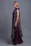 Versatile sleeveless linen vest with a minimalist and timeless design.