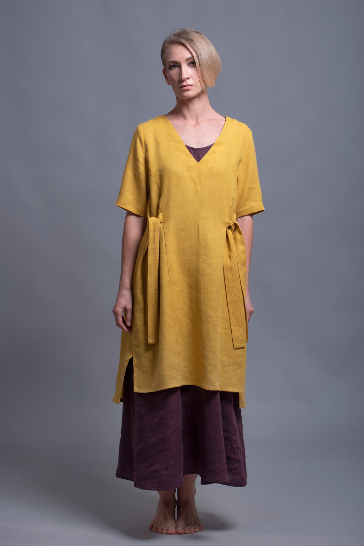 Front view of the linen tunic dress ELLA with a deep V-neckline and relaxed A-line silhouette.