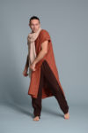 Versatile men's linen trousers with a relaxed, breathable fit