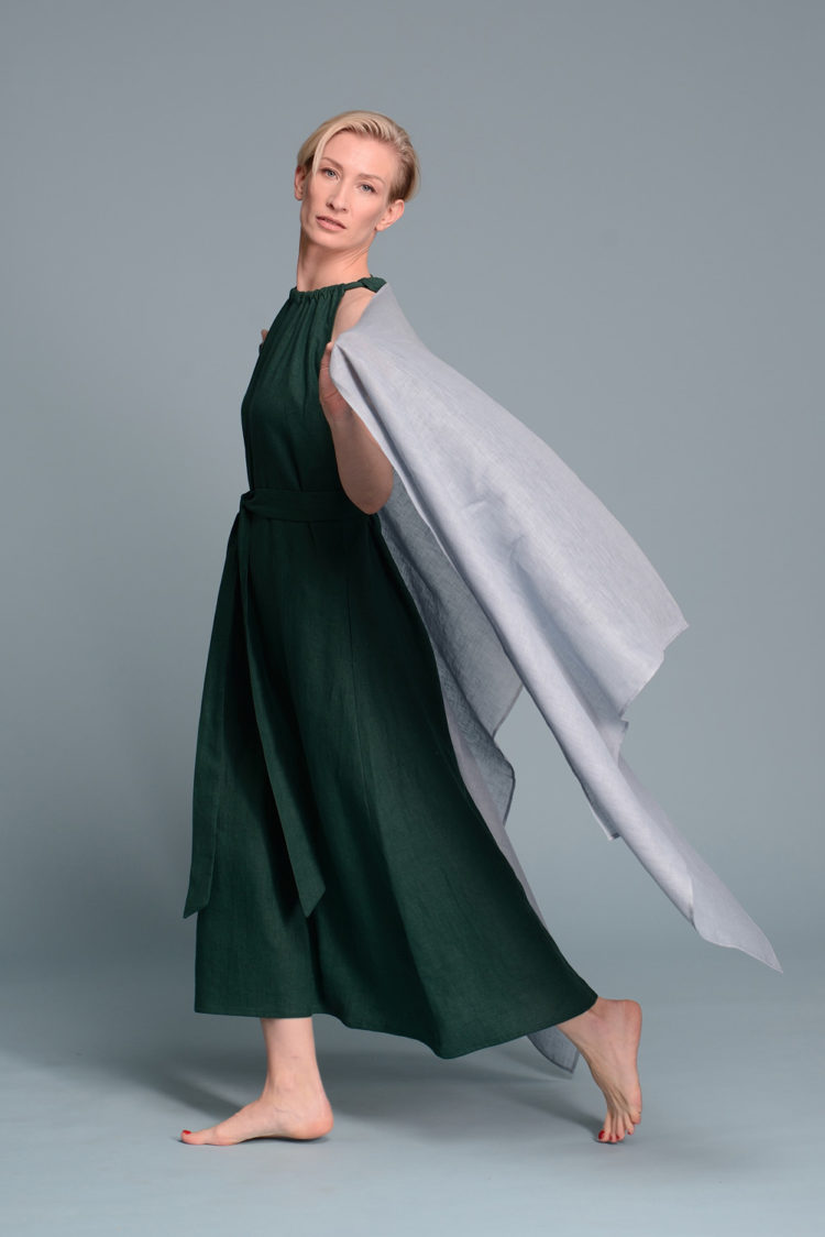 Multifunctional linen shawl wrap in a breathable, airy fabric