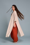 High side slits on the VARAU linen kimono, enhancing movement and ventilation
