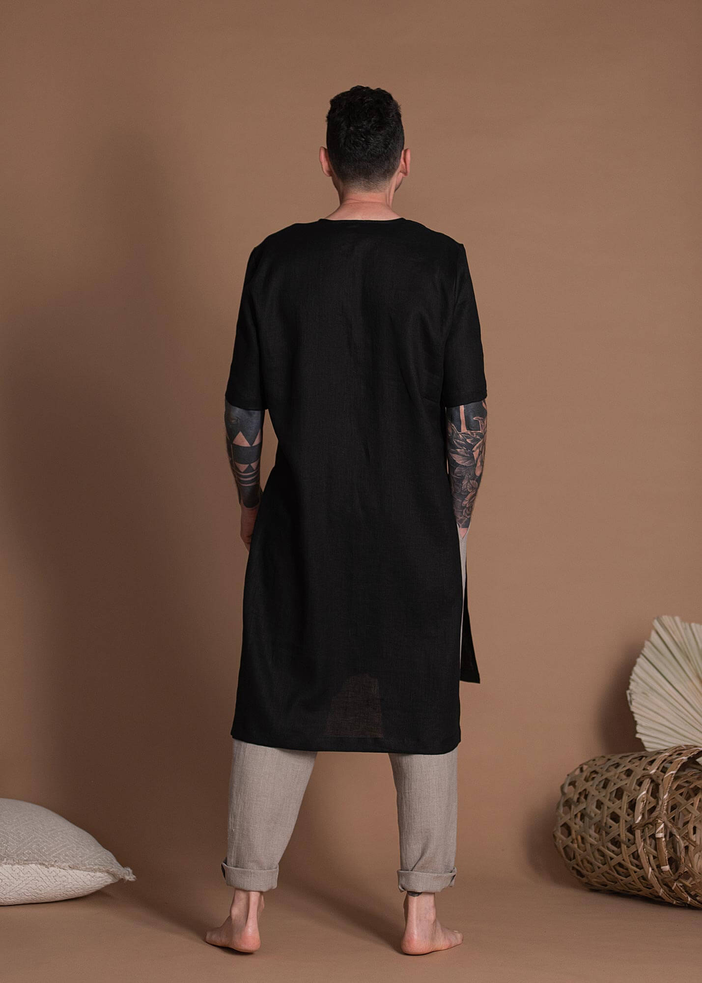 Men's Black Linen Shirt With Short Sleeves And High Side Slits